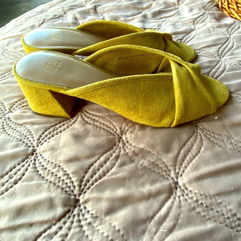 50%off w❤️ Cabi Marigold Mules - Style 6018 sz 7 S16 - Picture 3 of 10